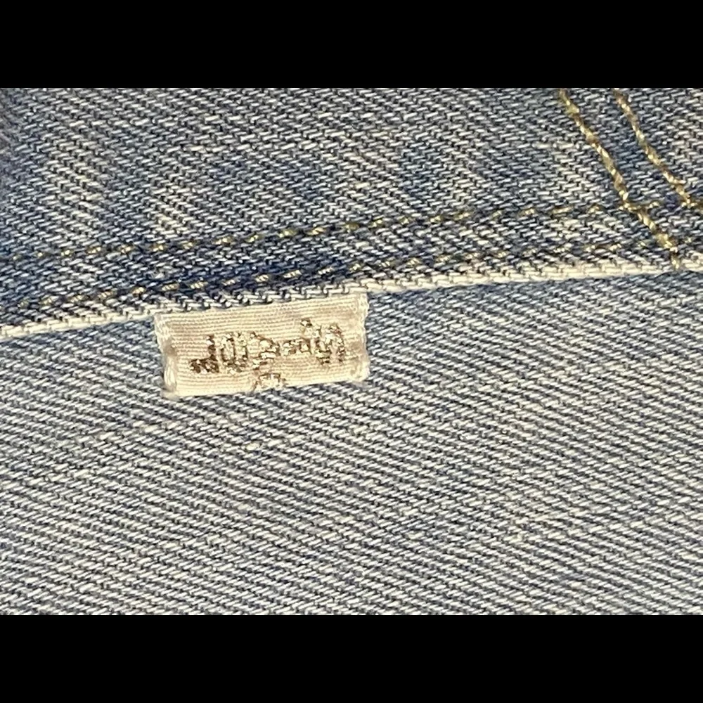 Levi denim knee shorts - Picture 3 of 4